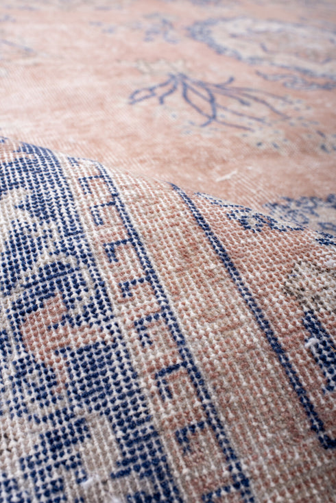 Vintage Sparta Area Rug (7' x 12')